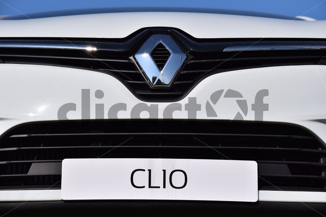 Renault accusé de malfaçons sur des moteurs. 1/8 - Clicactof