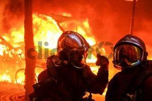 Incendies et violence en manif, 5 décembre 2020 | 10/15 - Clicactof