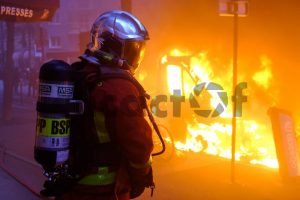 Incendies et violence en manif, 5 décembre 2020 | 13/15 - Clicactof